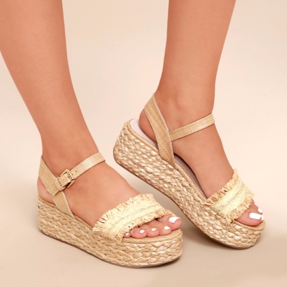 PLATFORM SANDAL